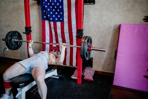 Musculation pour séniors : optimiser son équipement de gym maison